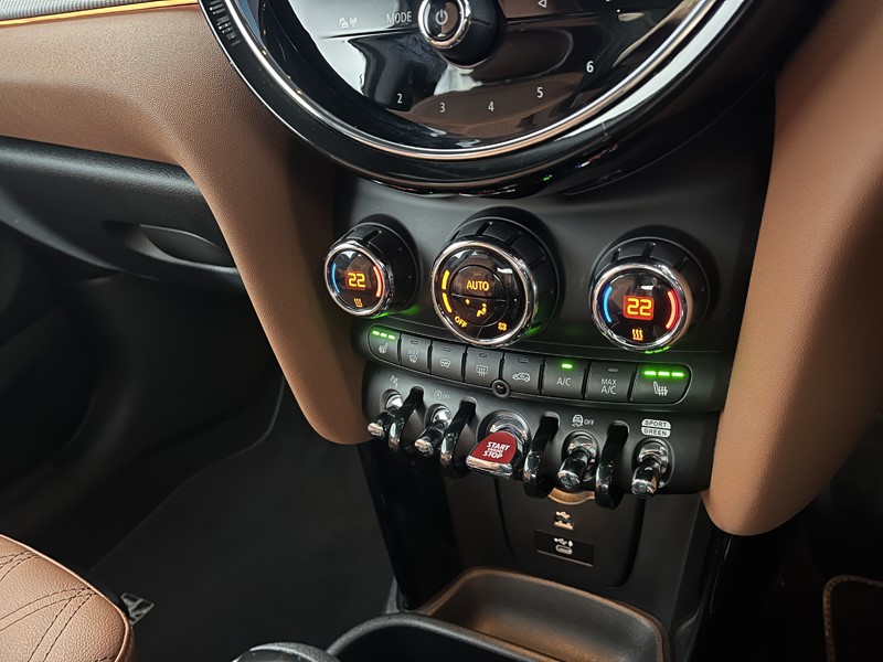 2021 (21) MINI HATCHBACK 1.5 Cooper Exclusive 3dr Auto 4854044