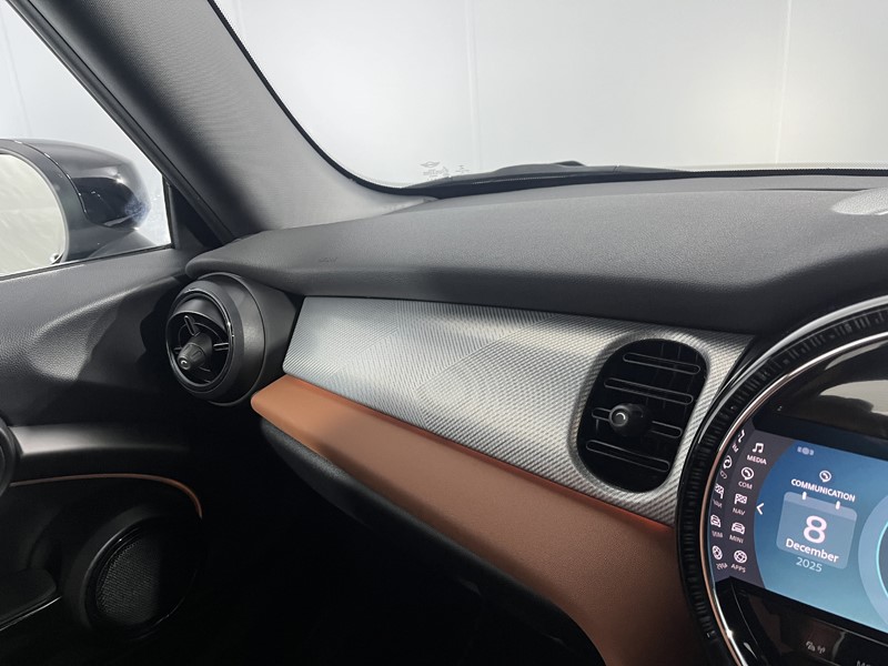 2021 (21) MINI HATCHBACK 1.5 Cooper Exclusive 3dr Auto 4854040