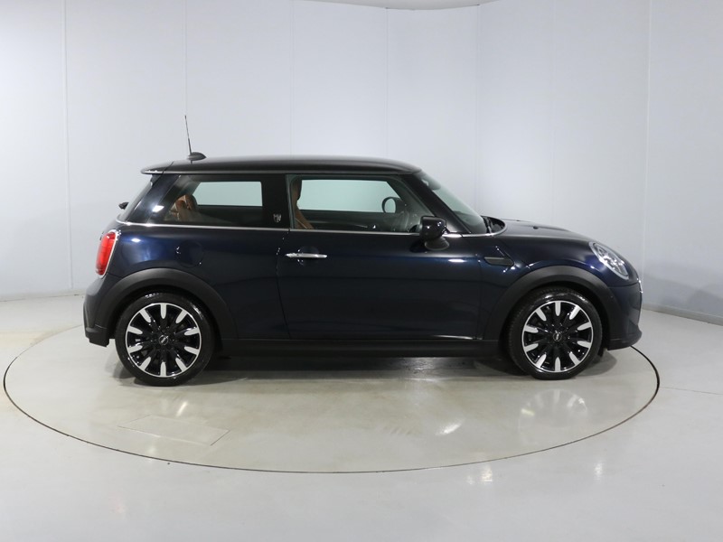 2021 (21) MINI HATCHBACK 1.5 Cooper Exclusive 3dr Auto 4854016