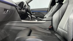 2017 (17) BMW 3 SERIES 330d xDrive M Sport 4dr Step Auto 4825616