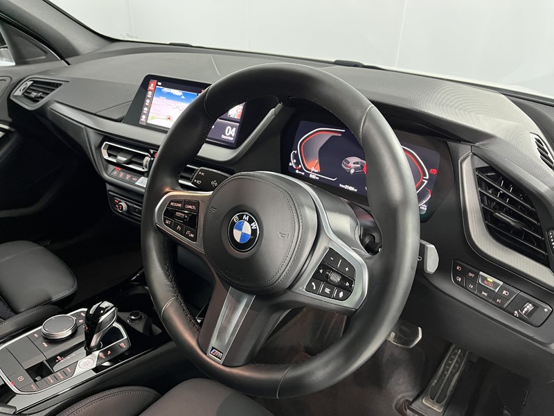 2022 (72) BMW 1 SERIES 118i [136] M Sport 5dr Step Auto [LCP] 4844425