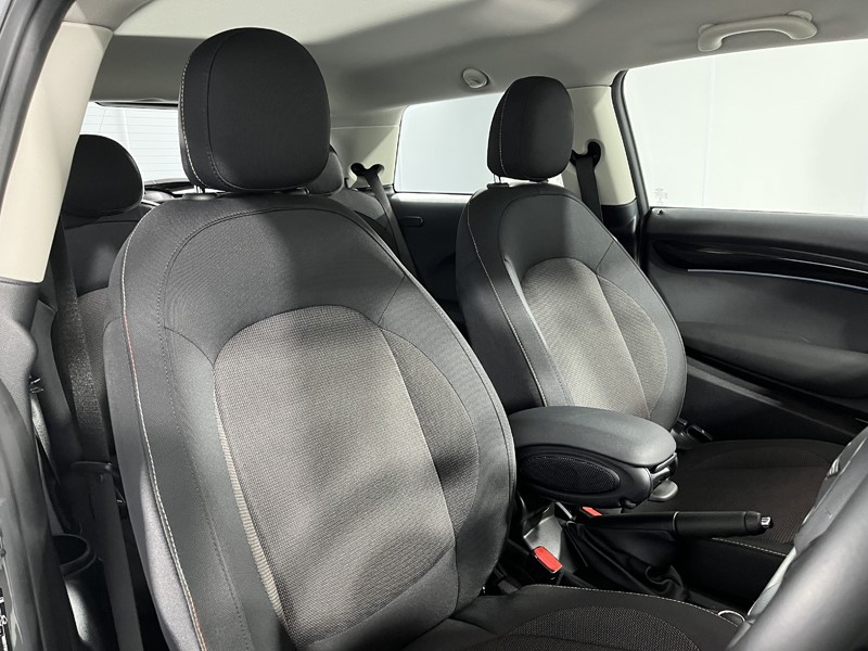 2022 (22) MINI HATCHBACK 1.5 Cooper Classic 3dr Auto 4909336