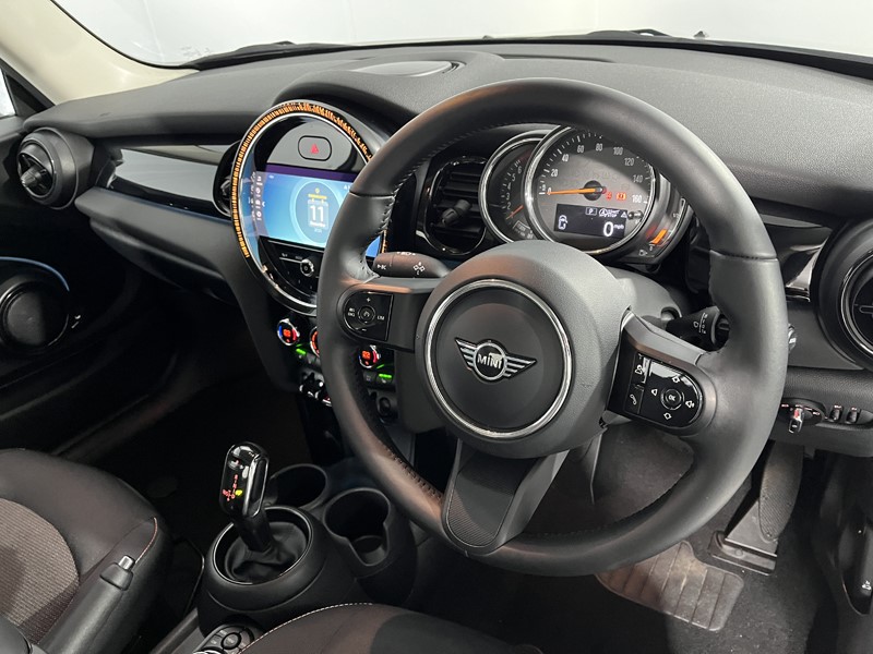 2022 (22) MINI HATCHBACK 1.5 Cooper Classic 3dr Auto 4909331