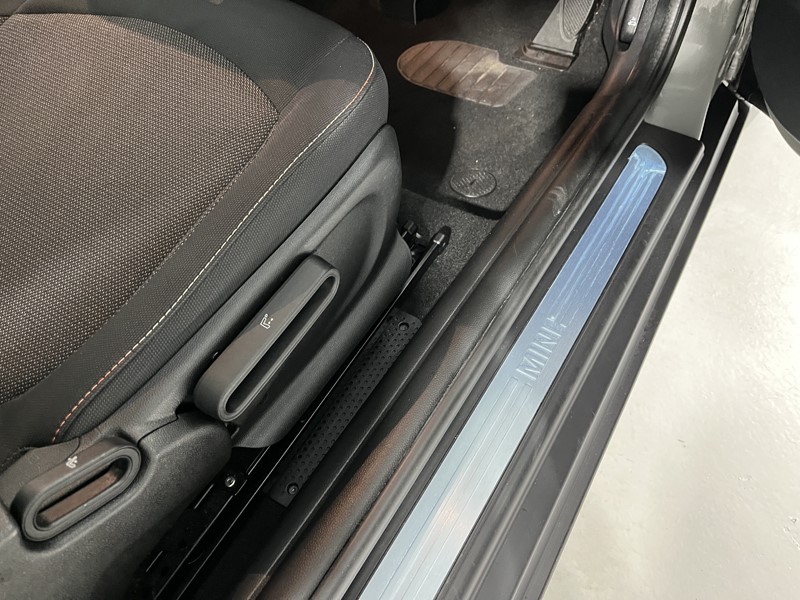 2022 (22) MINI HATCHBACK 1.5 Cooper Classic 3dr Auto 4909343