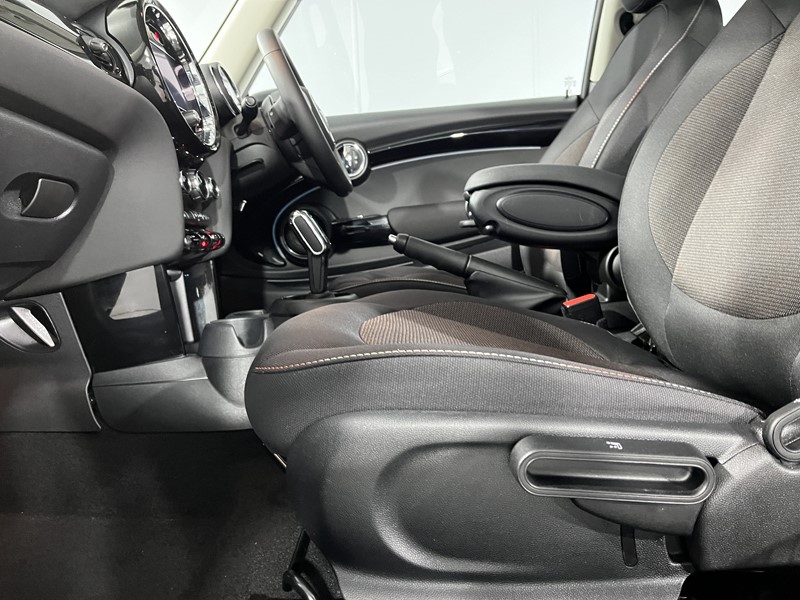 2022 (22) MINI HATCHBACK 1.5 Cooper Classic 3dr Auto 4909358