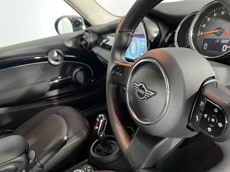 2022 (22) MINI HATCHBACK 1.5 Cooper Classic 3dr Auto 4909346