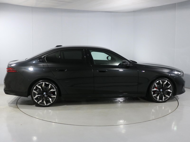 2024 (24) BMW 5 SERIES 520i M Sport Pro 4dr Auto 4877165