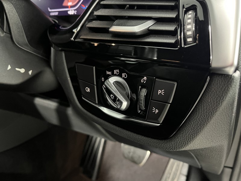 2022 (22) BMW 5 SERIES 520d MHT M Sport 5dr Step Auto 4882859