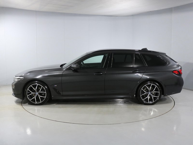 2022 (22) BMW 5 SERIES 520d MHT M Sport 5dr Step Auto 4882888