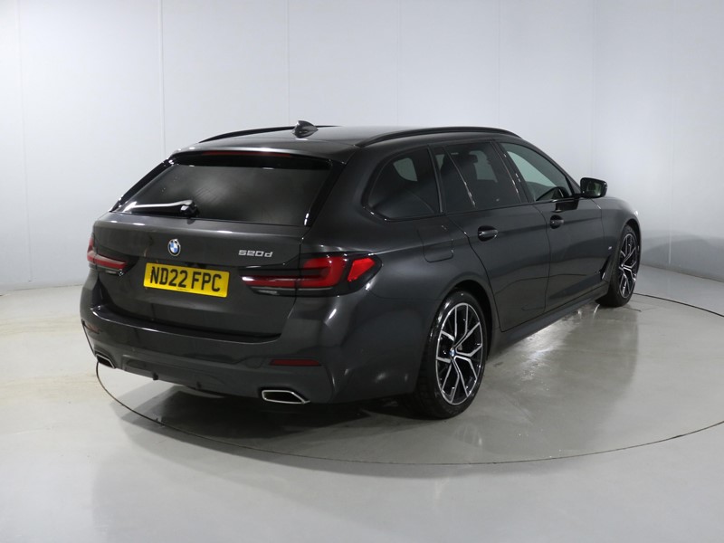 2022 (22) BMW 5 SERIES 520d MHT M Sport 5dr Step Auto 4882887