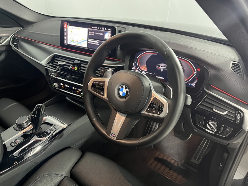 2022 (22) BMW 5 SERIES 520d MHT M Sport 5dr Step Auto 4882844