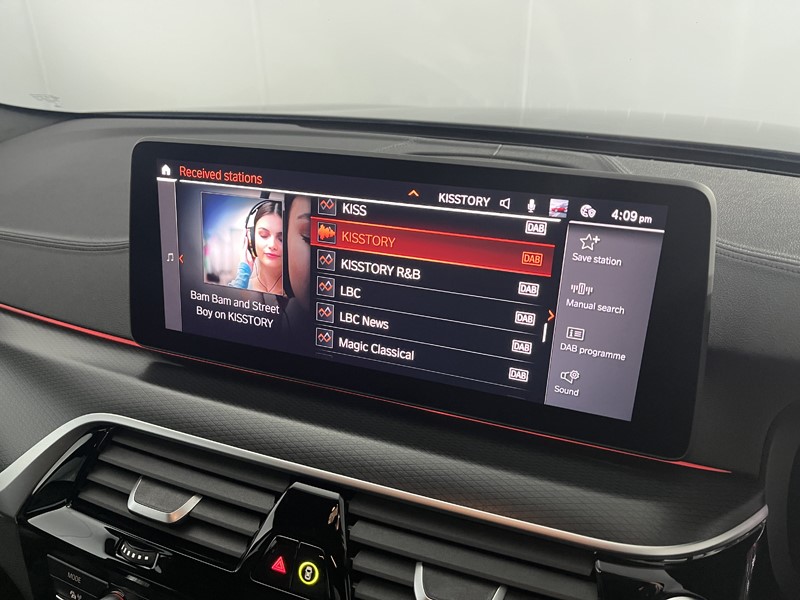 2022 (22) BMW 5 SERIES 520d MHT M Sport 5dr Step Auto 4882865