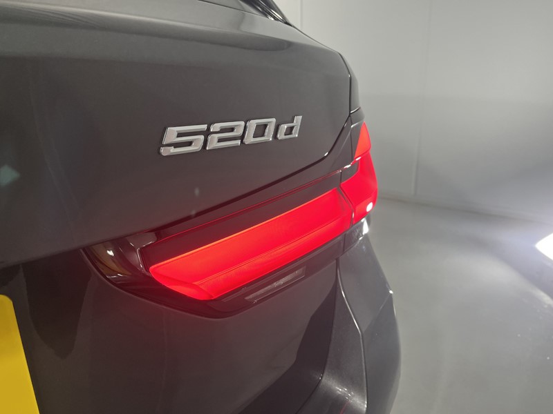 2022 (22) BMW 5 SERIES 520d MHT M Sport 5dr Step Auto 4882883