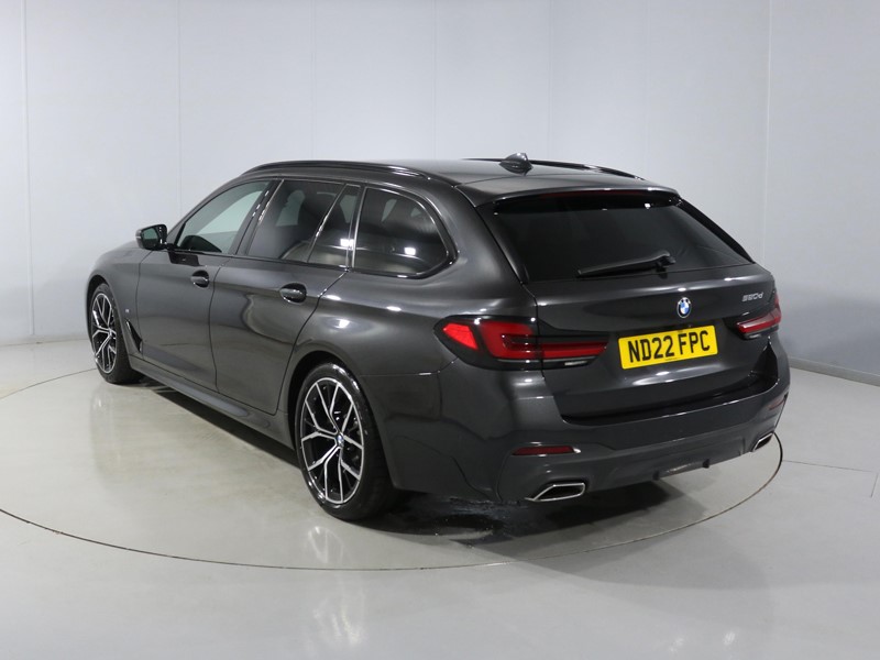 2022 (22) BMW 5 SERIES 520d MHT M Sport 5dr Step Auto 4882840