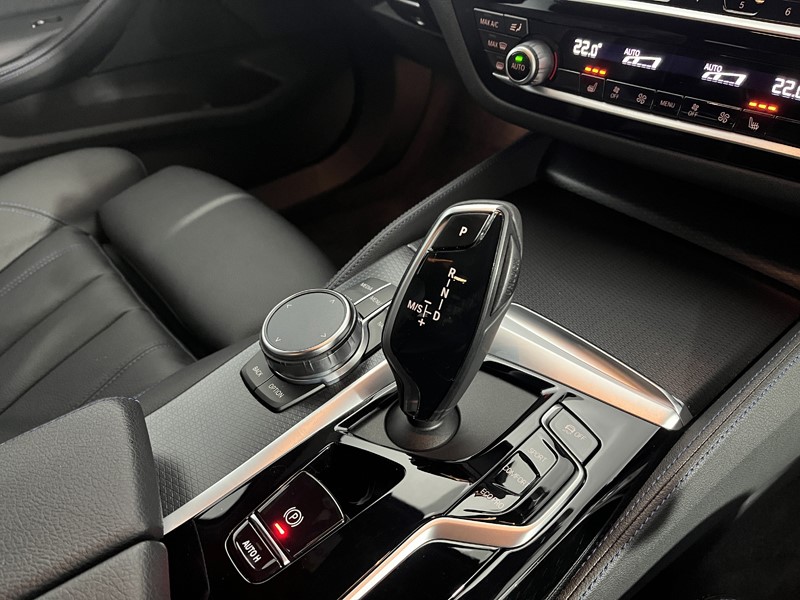 2022 (22) BMW 5 SERIES 520d MHT M Sport 5dr Step Auto 4882848