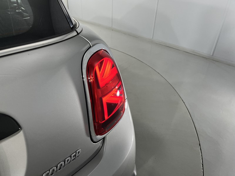 2022 (72) MINI HATCHBACK 1.5 Cooper Classic 3dr Auto 4876882