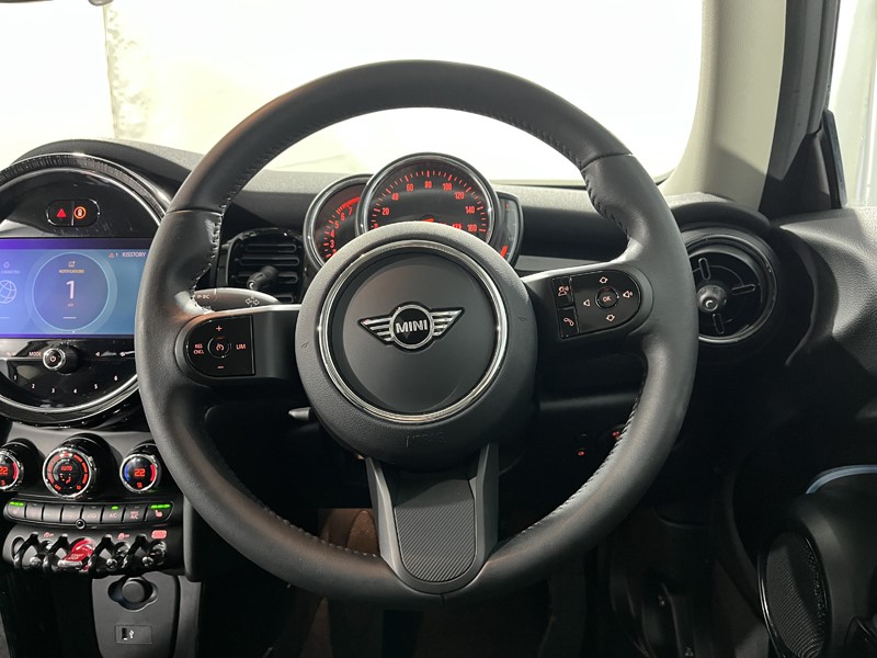 2022 (72) MINI HATCHBACK 1.5 Cooper Classic 3dr Auto 4876849