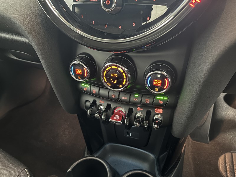 2022 (72) MINI HATCHBACK 1.5 Cooper Classic 3dr Auto 4876873