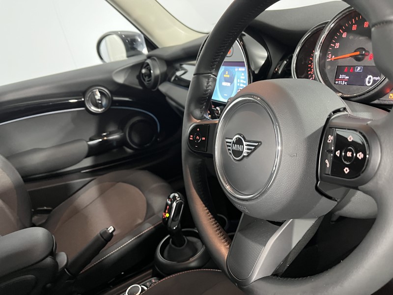 2022 (72) MINI HATCHBACK 1.5 Cooper Classic 3dr Auto 4876865