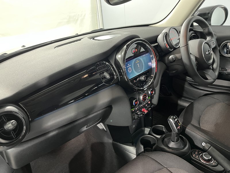 2022 (72) MINI HATCHBACK 1.5 Cooper Classic 3dr Auto 4876851