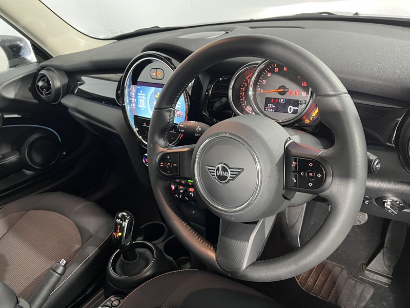 2022 (72) MINI HATCHBACK 1.5 Cooper Classic 3dr Auto 4876850