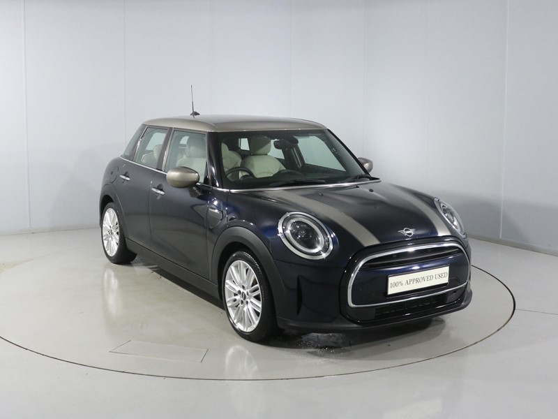 2022 (71) MINI HATCHBACK 1.5 Cooper Exclusive 5dr