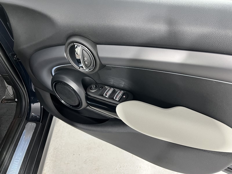 2022 (71) MINI HATCHBACK 1.5 Cooper Exclusive 5dr 4876610