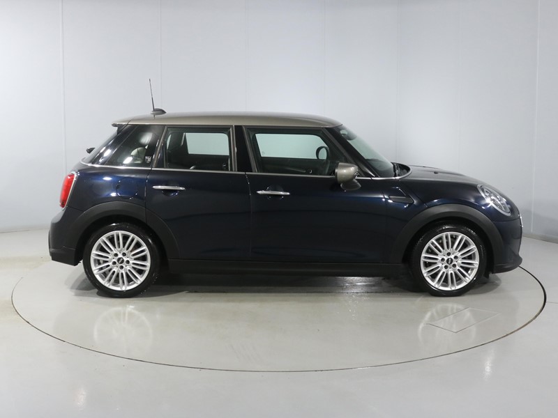 2022 (71) MINI HATCHBACK 1.5 Cooper Exclusive 5dr 4876594