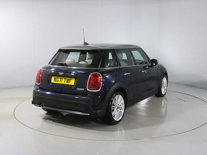 2022 (71) MINI HATCHBACK 1.5 Cooper Exclusive 5dr 4876630
