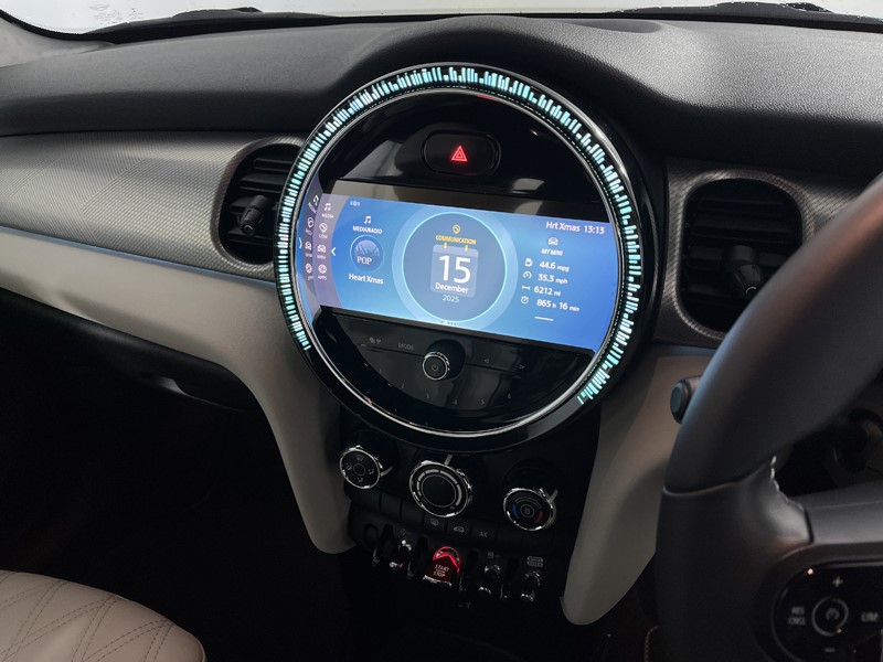 2022 (71) MINI HATCHBACK 1.5 Cooper Exclusive 5dr 4876599