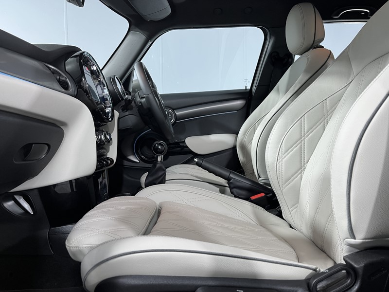 2022 (71) MINI HATCHBACK 1.5 Cooper Exclusive 5dr 4876623