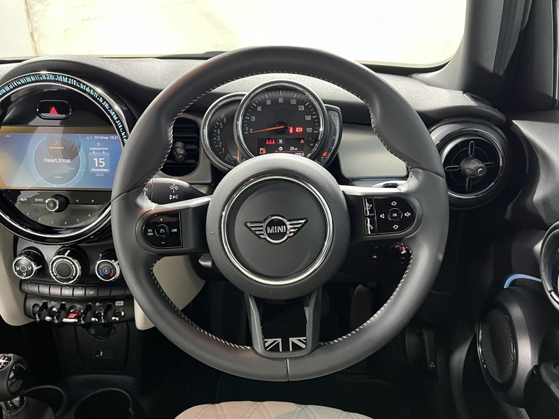 2022 (71) MINI HATCHBACK 1.5 Cooper Exclusive 5dr 4876596