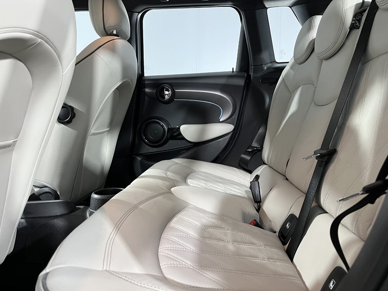 2022 (71) MINI HATCHBACK 1.5 Cooper Exclusive 5dr 4876624