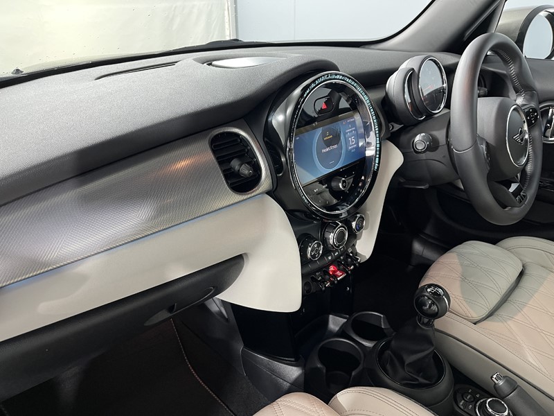 2022 (71) MINI HATCHBACK 1.5 Cooper Exclusive 5dr 4876598