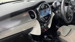 2022 (71) MINI HATCHBACK 1.5 Cooper Exclusive 5dr 4876598