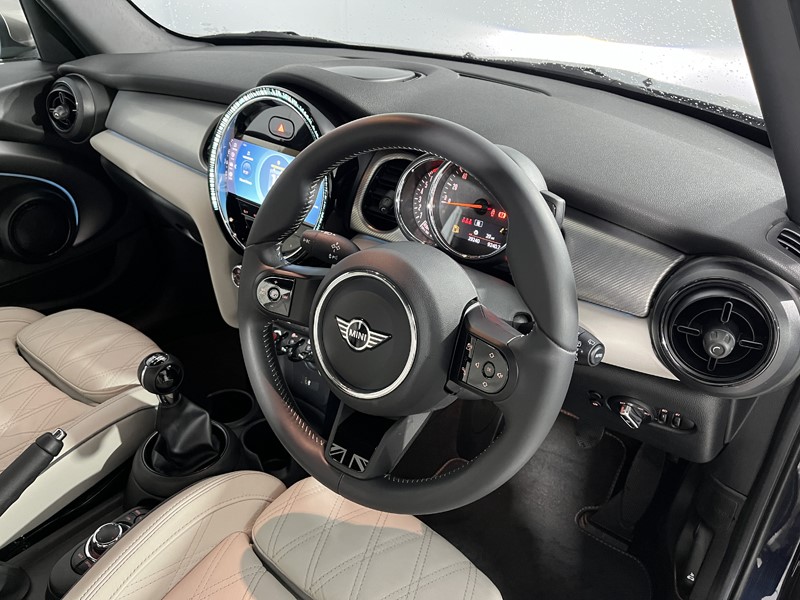 2022 (71) MINI HATCHBACK 1.5 Cooper Exclusive 5dr 4876597