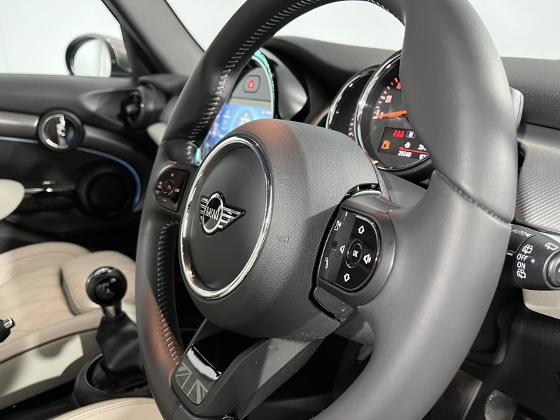 2022 (71) MINI HATCHBACK 1.5 Cooper Exclusive 5dr 4876612