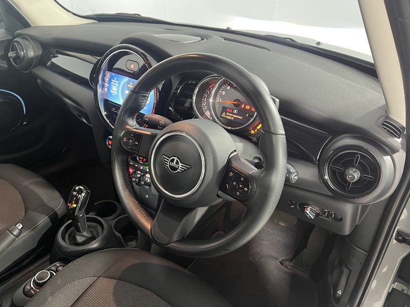 2022 (72) MINI HATCHBACK 1.5 Cooper Classic 5dr Auto 4883136