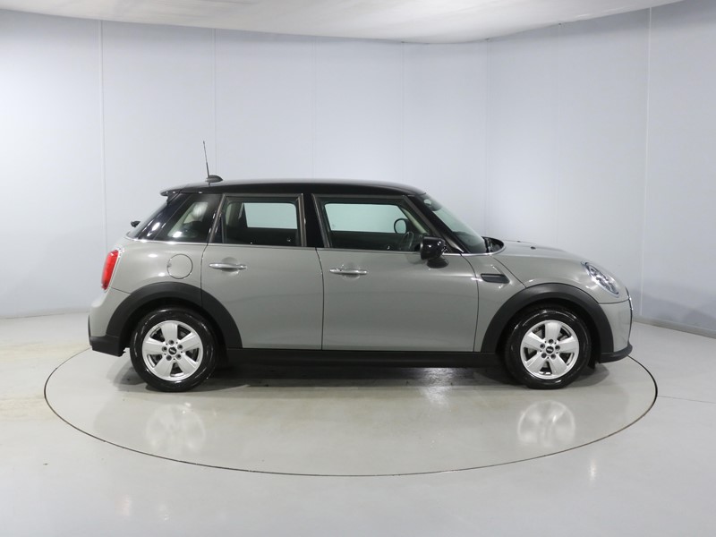 2022 (72) MINI HATCHBACK 1.5 Cooper Classic 5dr Auto 4883133