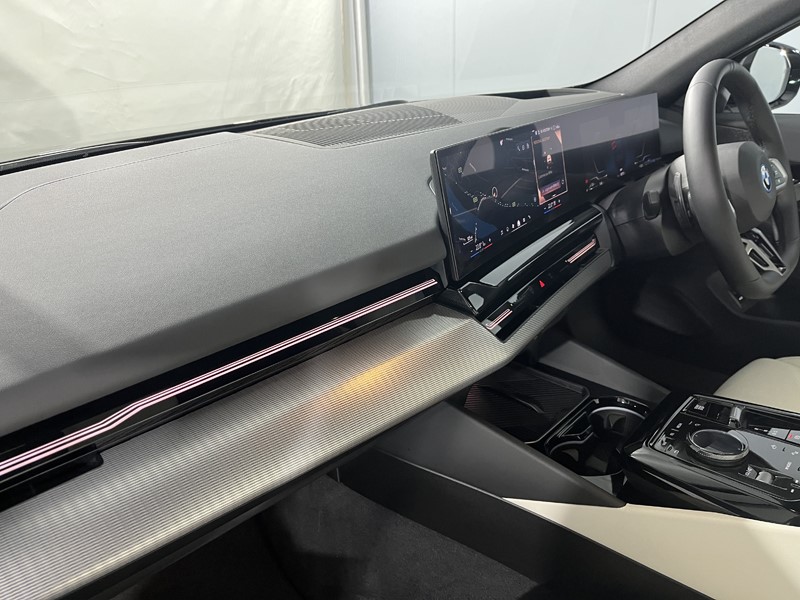 2024 (74) BMW 5 SERIES 530e M Sport Pro 5dr Auto 4872678