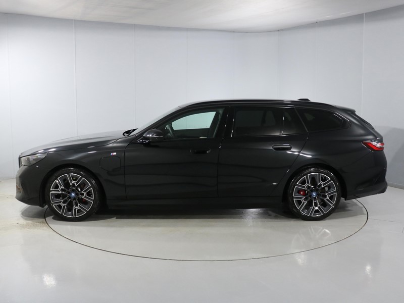 2024 (74) BMW 5 SERIES 530e M Sport Pro 5dr Auto 4872728