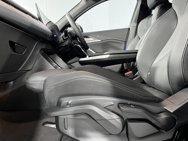 2025 (25) BMW iX2 150kW eDrive20 M Sport 65kWh 5dr Auto 4868177