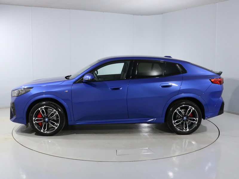 2025 (25) BMW iX2 150kW eDrive20 M Sport 65kWh 5dr Auto 4868191