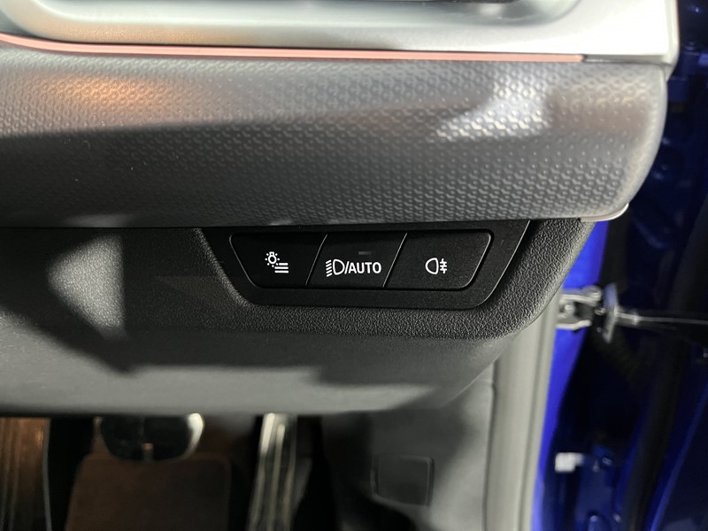 2025 (25) BMW iX2 150kW eDrive20 M Sport 65kWh 5dr Auto 4868165