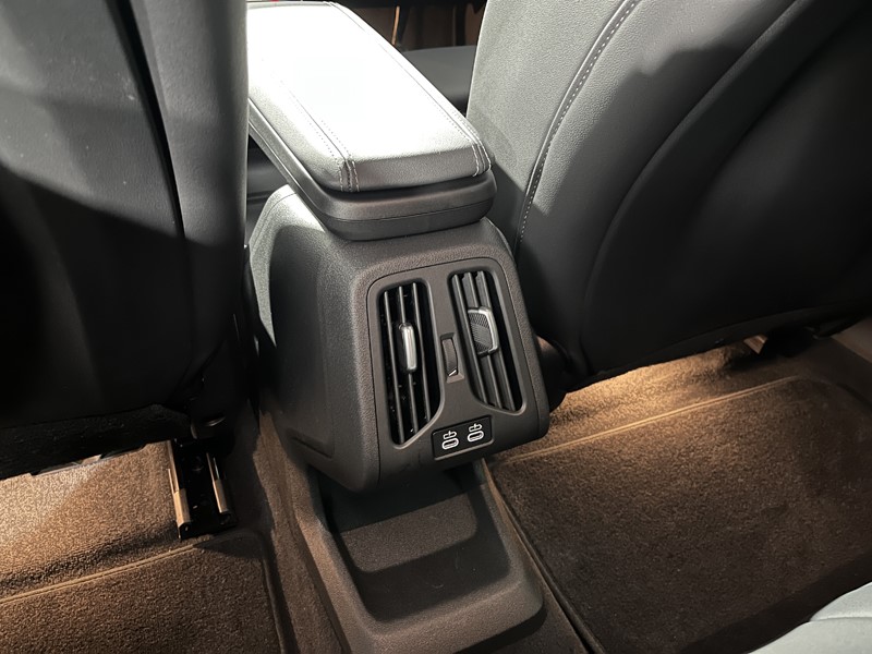 2025 (25) BMW iX2 150kW eDrive20 M Sport 65kWh 5dr Auto 4868181