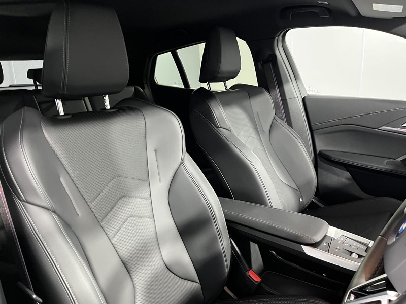 2025 (25) BMW iX2 150kW eDrive20 M Sport 65kWh 5dr Auto 4868155