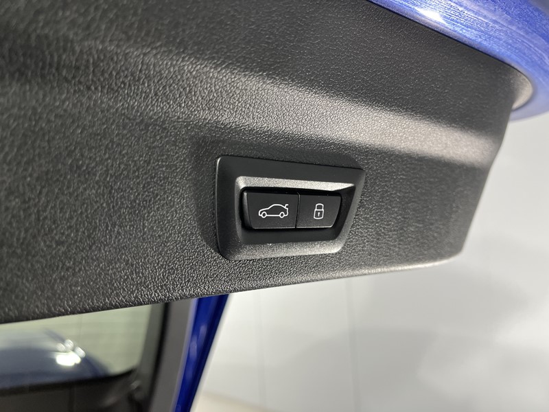 2025 (25) BMW iX2 150kW eDrive20 M Sport 65kWh 5dr Auto 4868188