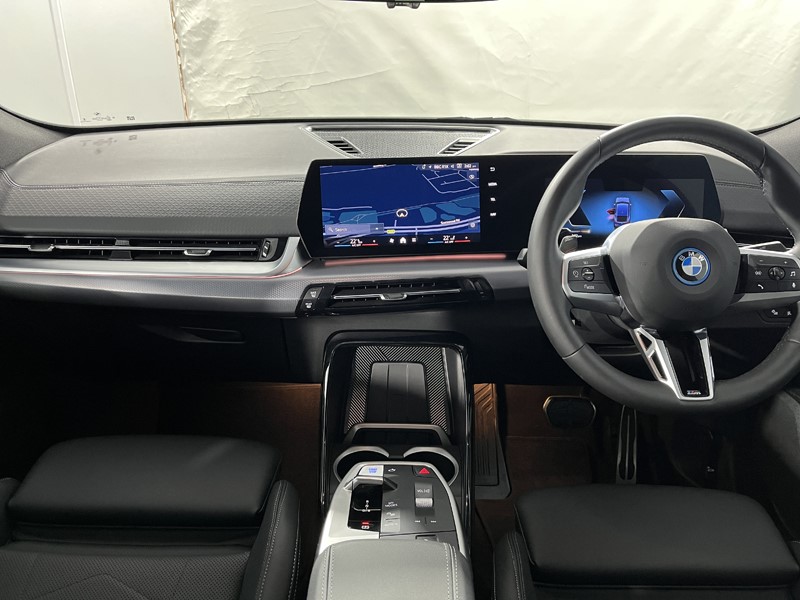 2025 (25) BMW iX2 150kW eDrive20 M Sport 65kWh 5dr Auto 4868148