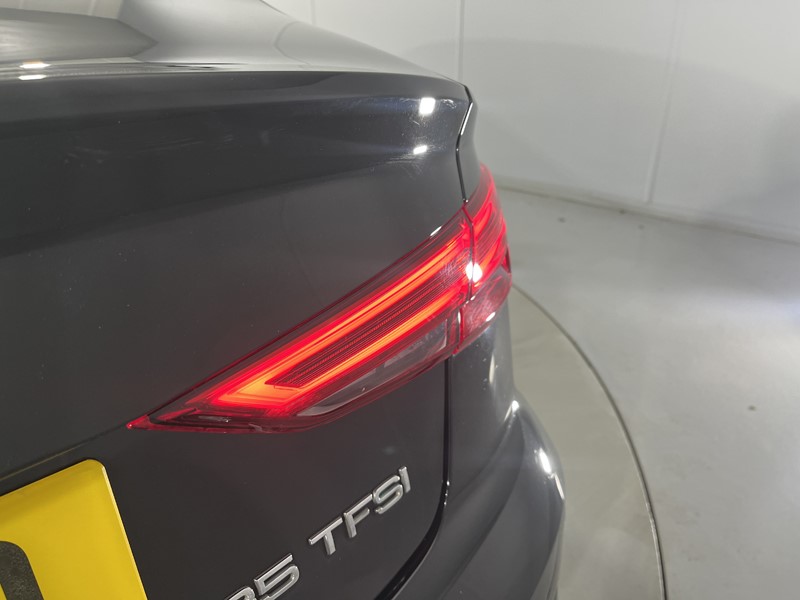 2019 (68) AUDI A3 35 TFSI Black Edition 4dr 4864153
