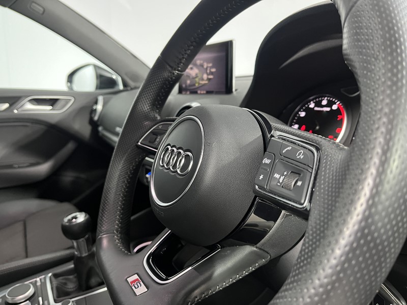 2019 (68) AUDI A3 35 TFSI Black Edition 4dr 4864134
